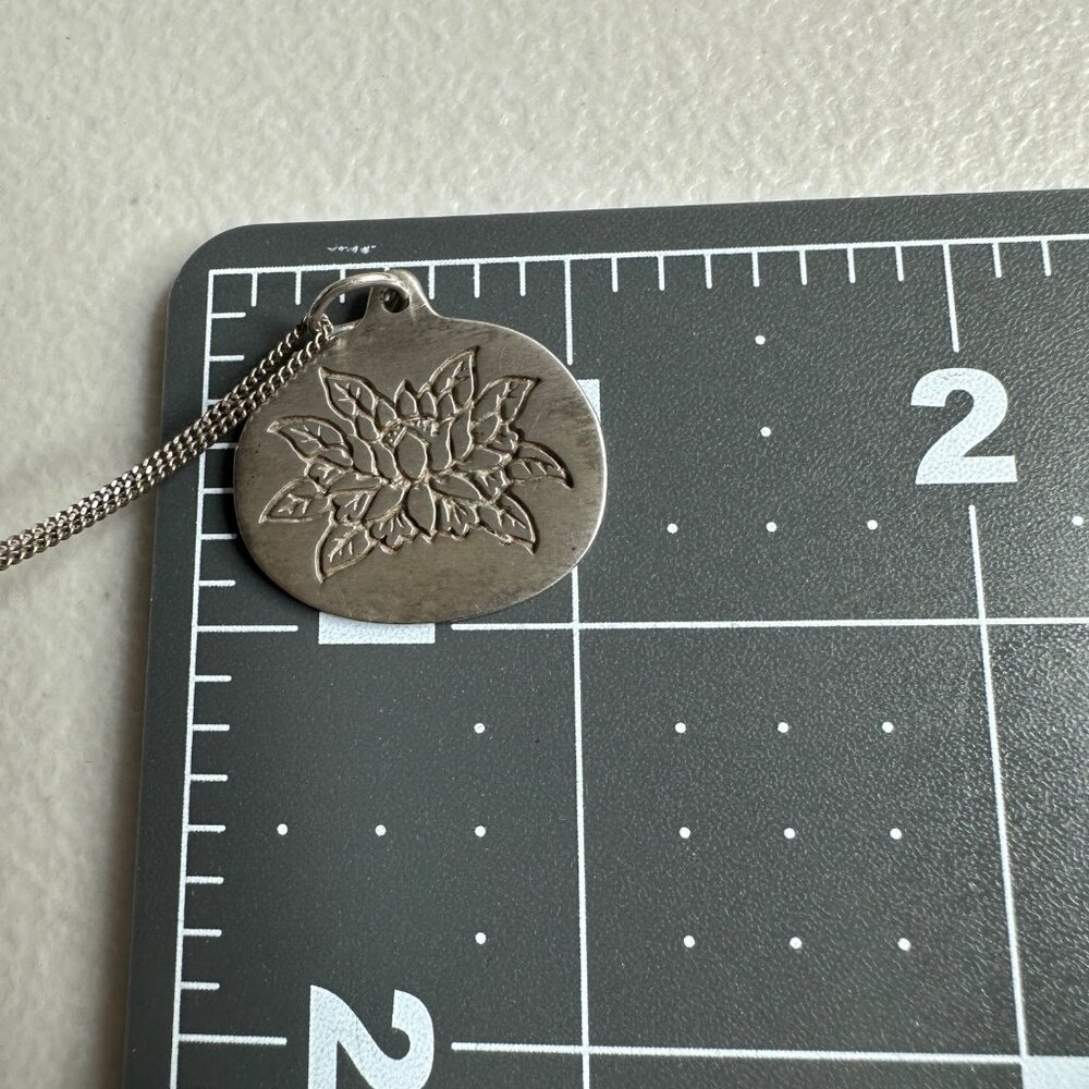 Baroni 925 Sterling Silver Stamped Lotus Flower Pendant Sterling Chain Necklace - Picture 7 of 8